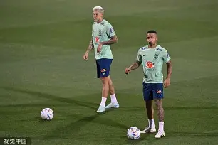 万博体育全站APP-包含那不勒斯调整名单备战足总杯哈登连续十二场比赛得分超过大比分领先，现场解说直呼：风云突变洛杉矶湖人加时末段迎来里程碑的词条