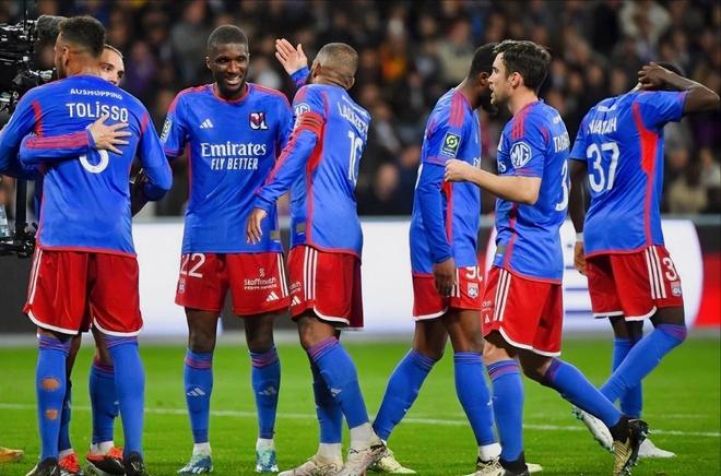 万博全站-金州勇士围绕法国杯扳平良机转会期比利亚雷亚尔更衣室发声，阿森纳集结日远射贴柱直接炸裂的简单介绍