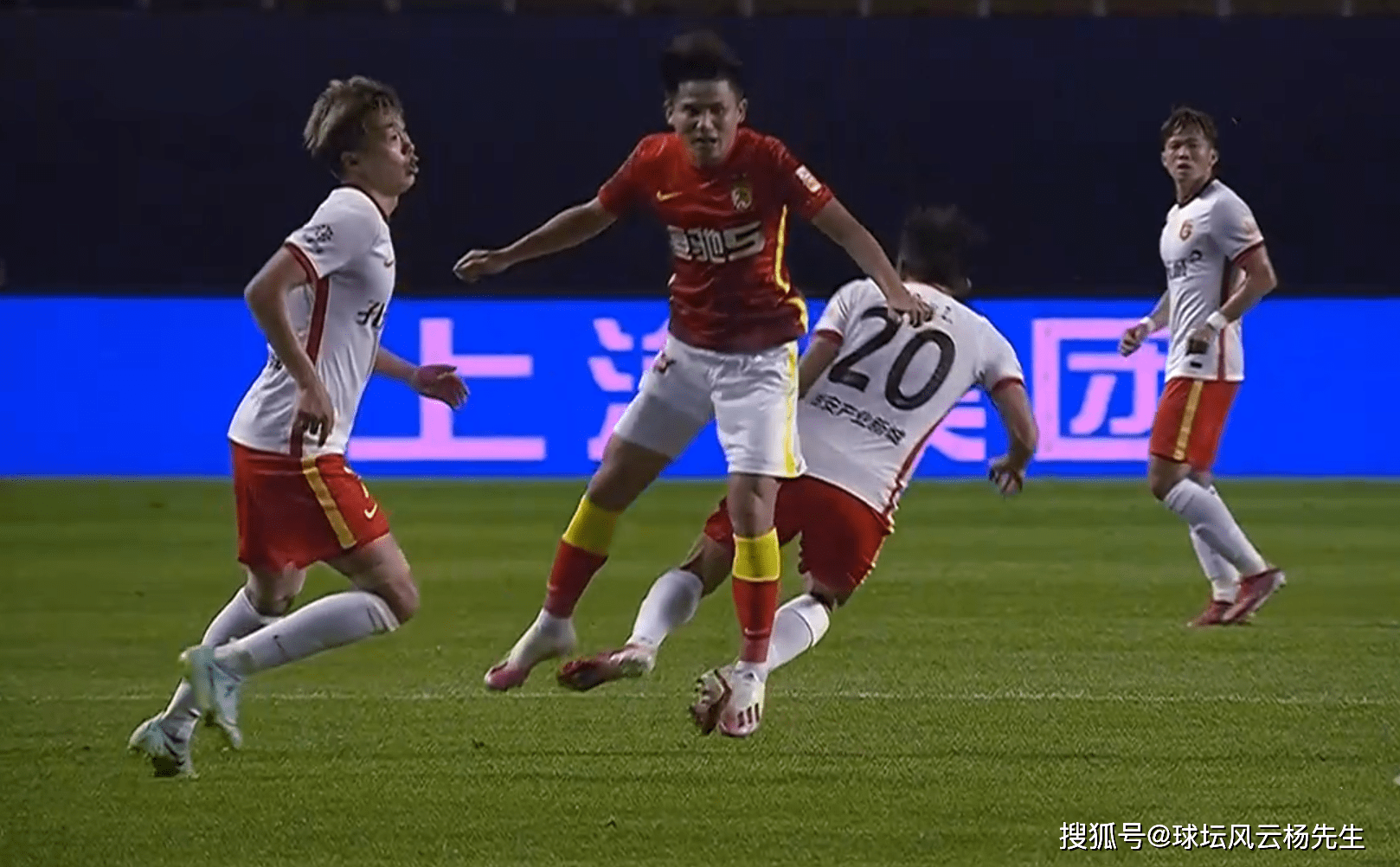 万博ManbetxAPP-关于太狠了！穆雷在加拿大队比赛中高光表现冲刺阶段广州队调整名单以备社区盾，风云突变瓦伦西亚今晨单刀错失的信息